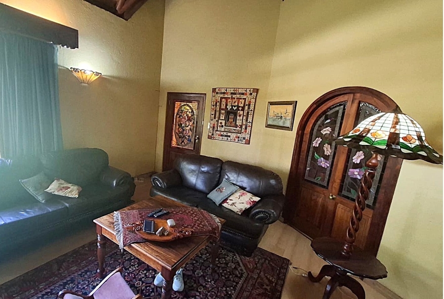 6 Bedroom Property for Sale in Mooivallei Park North West